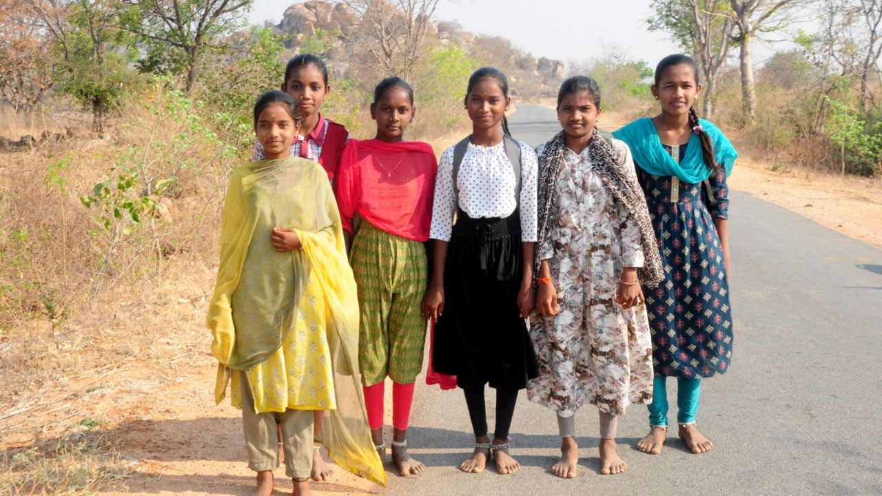 Narayanapet | ఎన్నాళ్ళు ఈ న‌ర‌క యాతన.. చ‌ద‌వుల త‌ల్లి ఒడికి చేరుకోవాలంటే 14 కి.మీ. న‌డ‌వాల్సిందే..