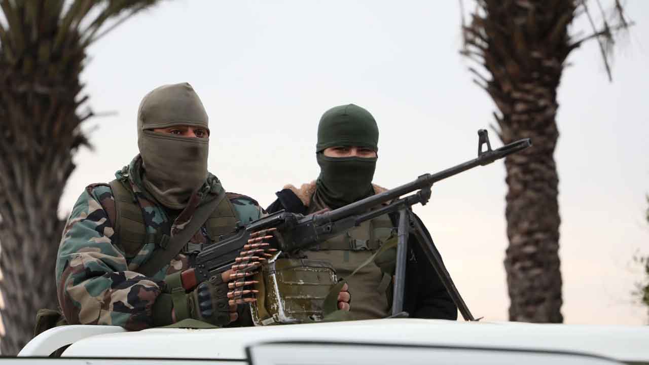 సైన్యంతో అసద్‌ విధేయుల ఘర్షణ