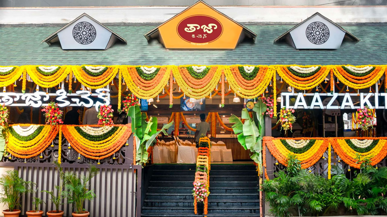 Madapur | డిమాండ్ చేసినంత డ‌బ్బులు ఇవ్వ‌నందుకు.. రెస్టారెంట్‌పై హిజ్రాల దాడి