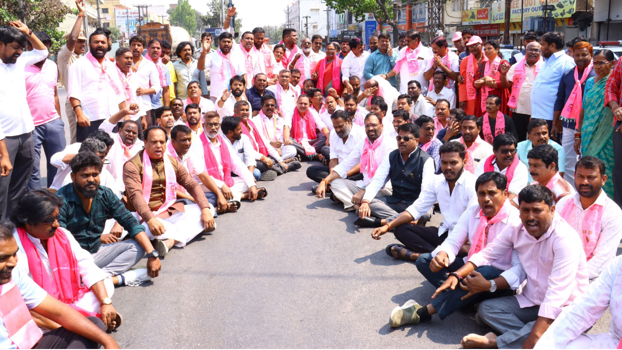 Uppal MLA | ఎమ్మెల్యే జ‌గ‌దీశ్ రెడ్డి స‌స్పెండ్‌కు వ్య‌తిరేకంగా ఉప్ప‌ల్ ఎమ్మెల్యే ధ‌ర్నా