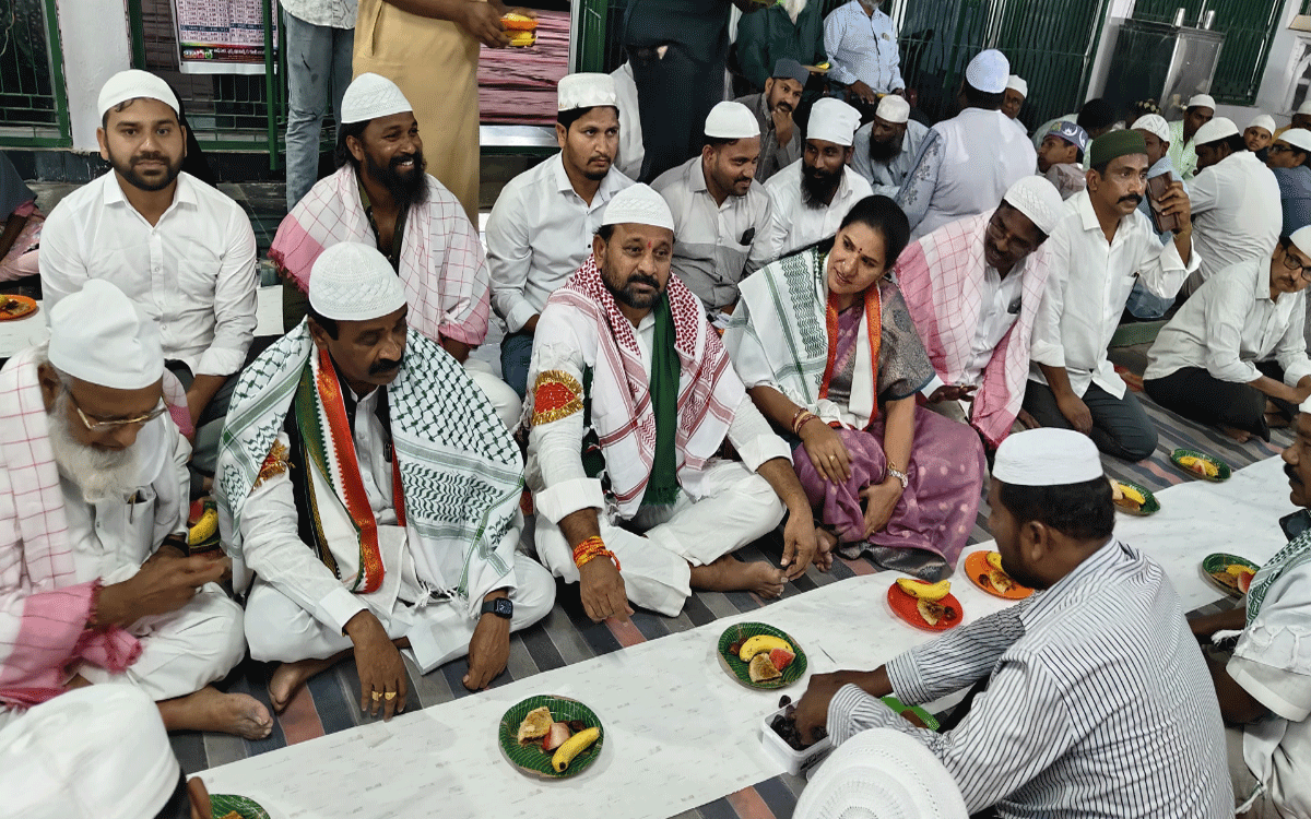 Iftar : ఇఫ్తార్ మత సామరస్యానికి ప్రతీక : వైరా ఎమ్మెల్యే మాలోత్ రాందాస్ నాయక్