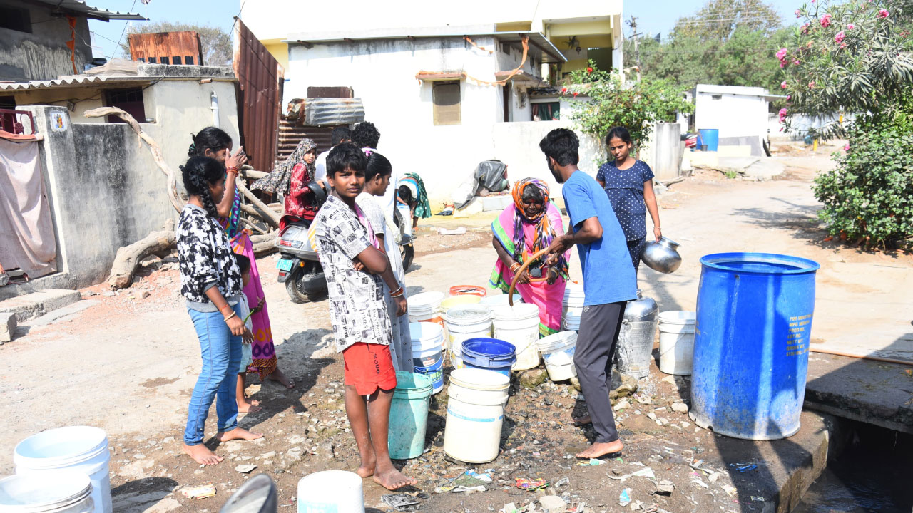 Chevella | బుడగజంగం కాలనీలో నీటి కటకట.. సమస్య పరిష్కరించాలని వేడుకోలు