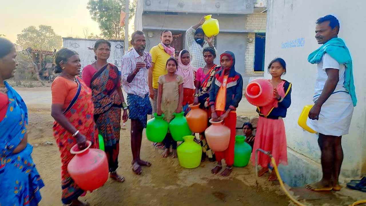 కృష్ణానదీ తీర గ్రామంలో తాగునీటి సమస్య.. వారం రోజులుగా మిషన్‌ భగీరథ నీళ్లు బంద్‌