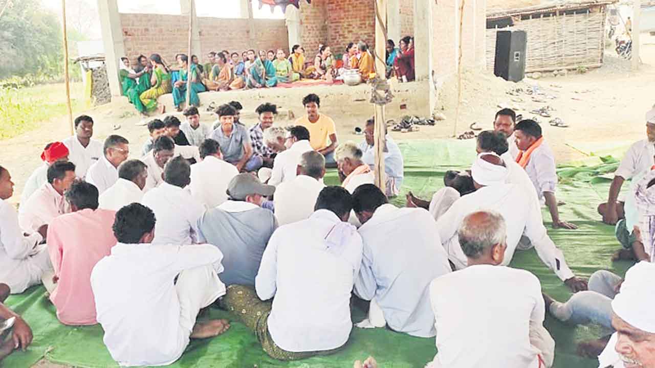 పెళ్లి వేడుకల్లో ఖర్చులు తగ్గించుకోవాలి