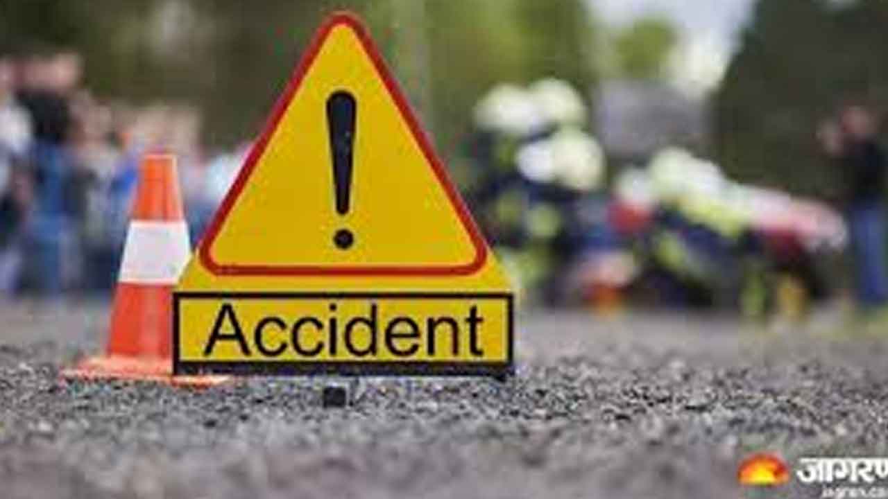 Road accident | కూలీల ఆటో బోల్తా.. ఒకరికి మృతి, పలువురికి గాయాలు