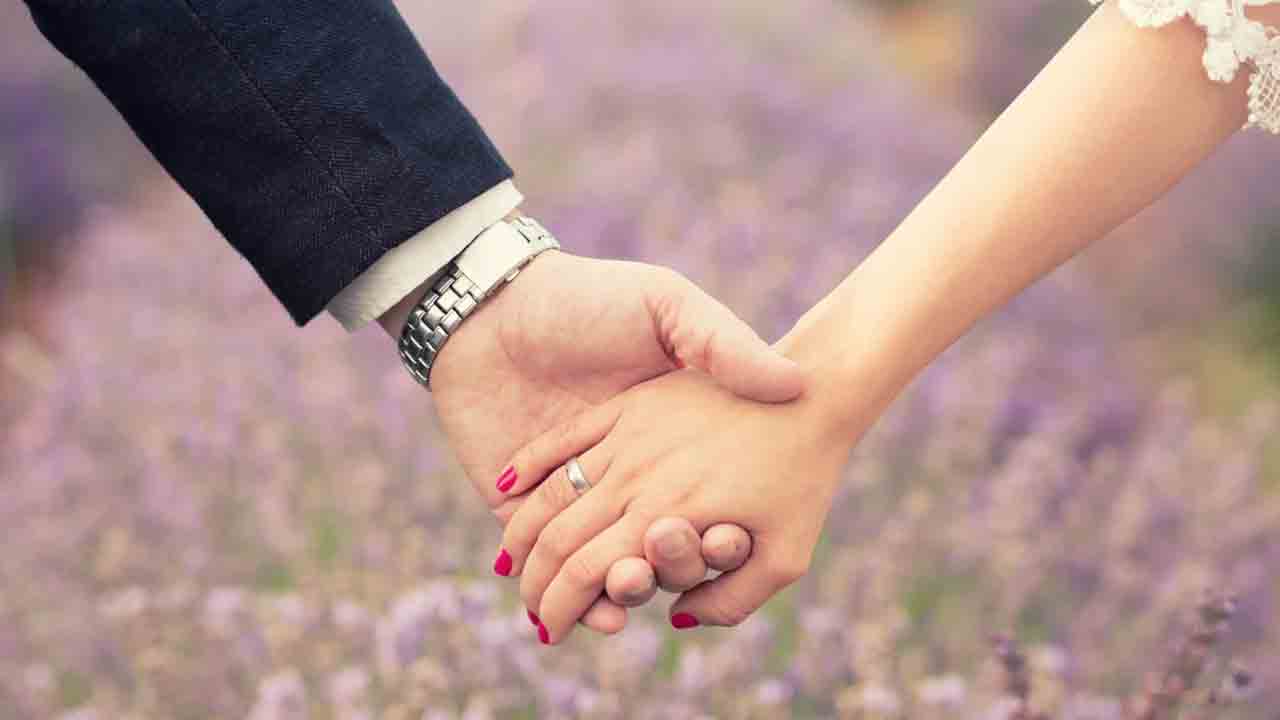 Bengaluru | రోజుకు 5 వేలిస్తేనే కాపురం చేస్తా.. బెంగళూరులో భర్తను బెదిరించిన భార్య!