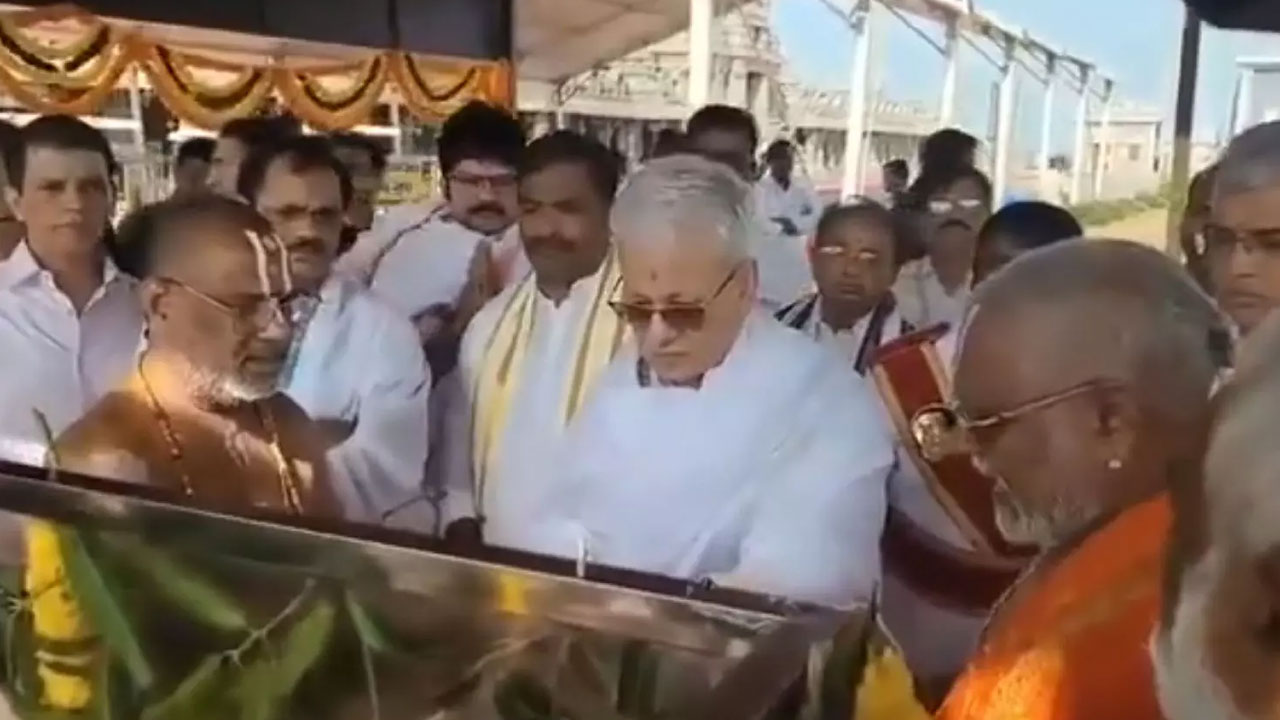 Yadagirigutta | యాదగిరిగుట్ట నారసింహుని సేవలో గవర్నర్ జిష్ణుదేవ్‌ వర్మ