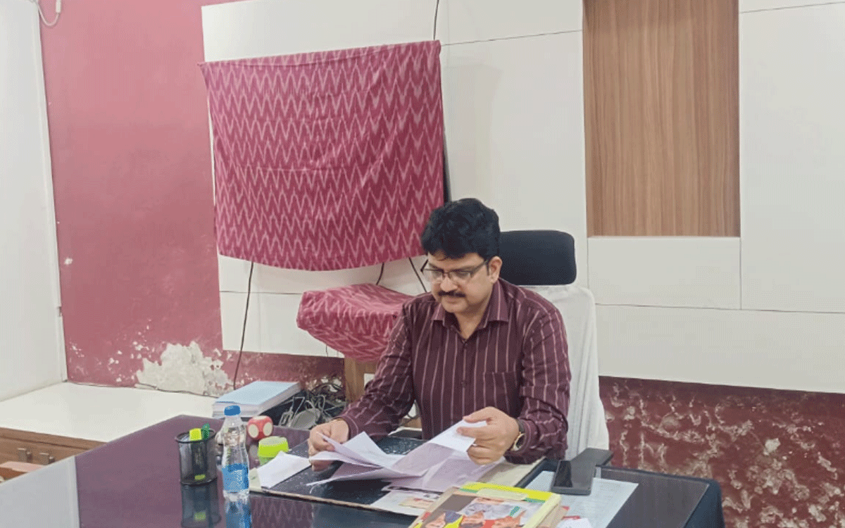 Yadagirigutta : ధ‌ర‌ణిలో త‌ప్పుడు రిపోర్ట్ పంపిస్తే చర్య‌లు : క‌లెక్ట‌ర్ హ‌నుమంత‌రావు