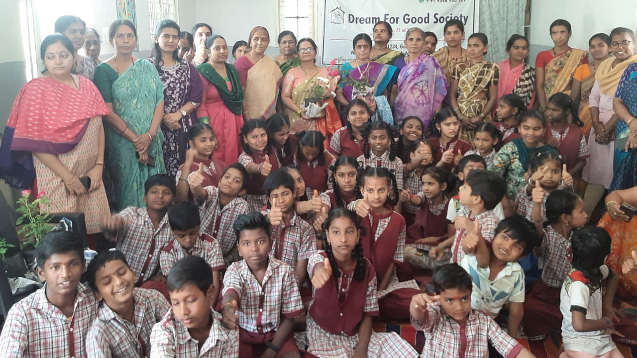 చదువుతోనే సమాజంలో గుర్తింపు : వైఆర్ శ్యామల