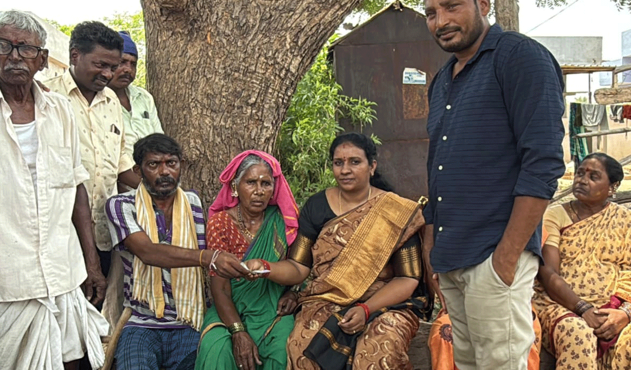 Sarangapoor | రజతోత్సవ సభకు వికలాంగుడి విరాళం అందజేత