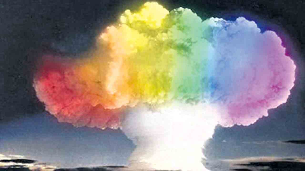 Biological Weapons | శత్రు సైనికులను స్వలింగ సంపర్కులుగా మార్చే బాంబు!