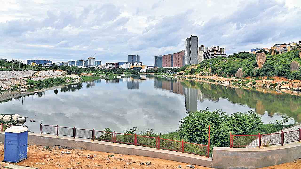 చెరువుల పరిరక్షణలో అదే నిర్లక్ష్యం
