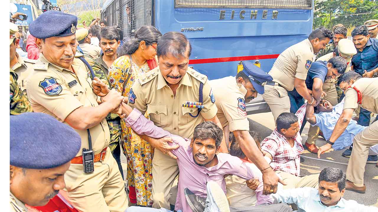 అమ్మకానికి నమ్మకం!