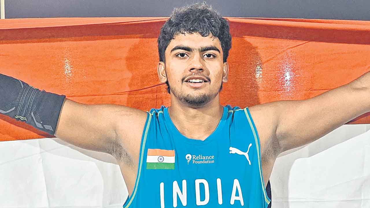 హిమాన్షుకు స్వర్ణం