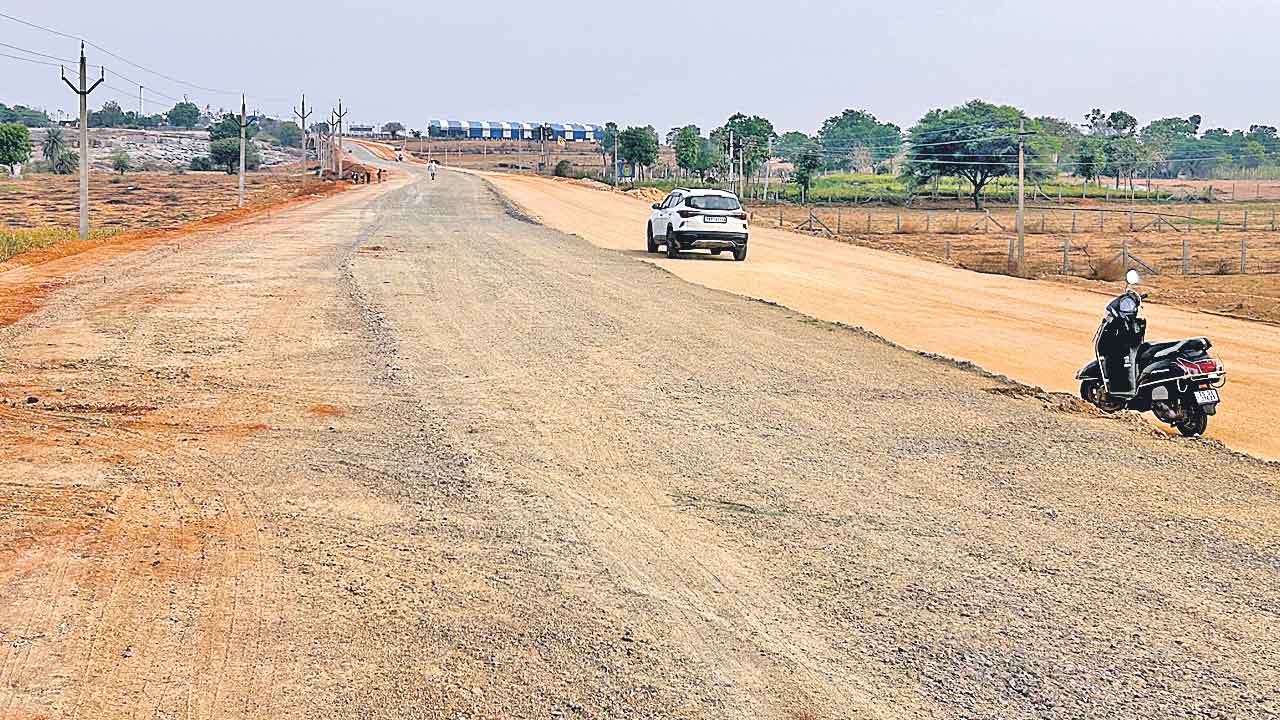 Kondareddy Pally | ముఖ్యమంత్రి ఊరు.. రైతుల్ని ముంచారు.. పేదల భూముల్లో పేద్ద(ల) రహదారి