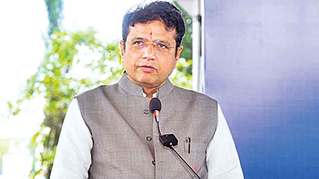 మహిళలకు ప్రత్యేక పారిశ్రామిక పార్కులు