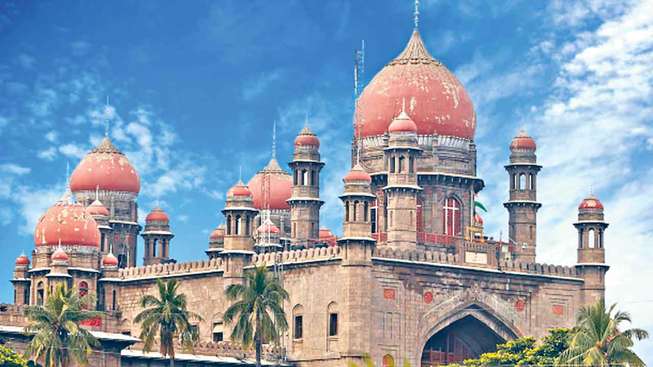 రోడ్డు ఆక్రమణలపై చర్యలు చేపట్టండి