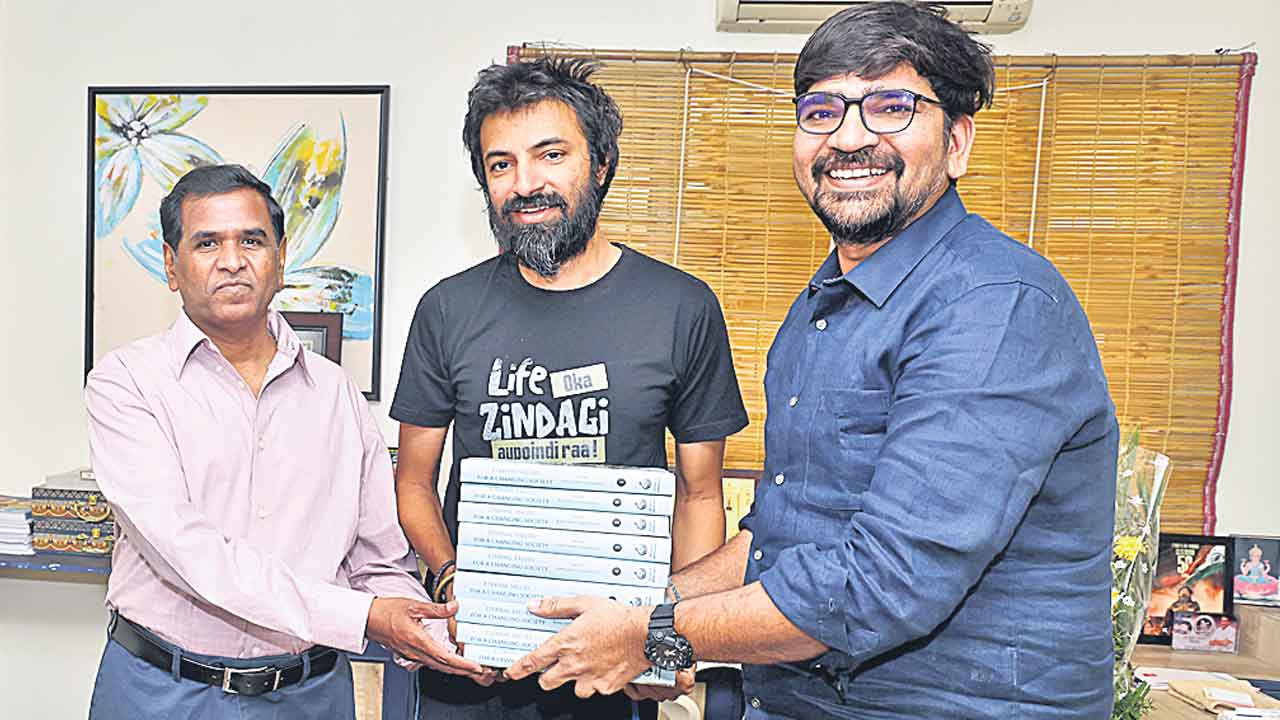 మృగమల్లే మారి దిగజారిపోయావు..