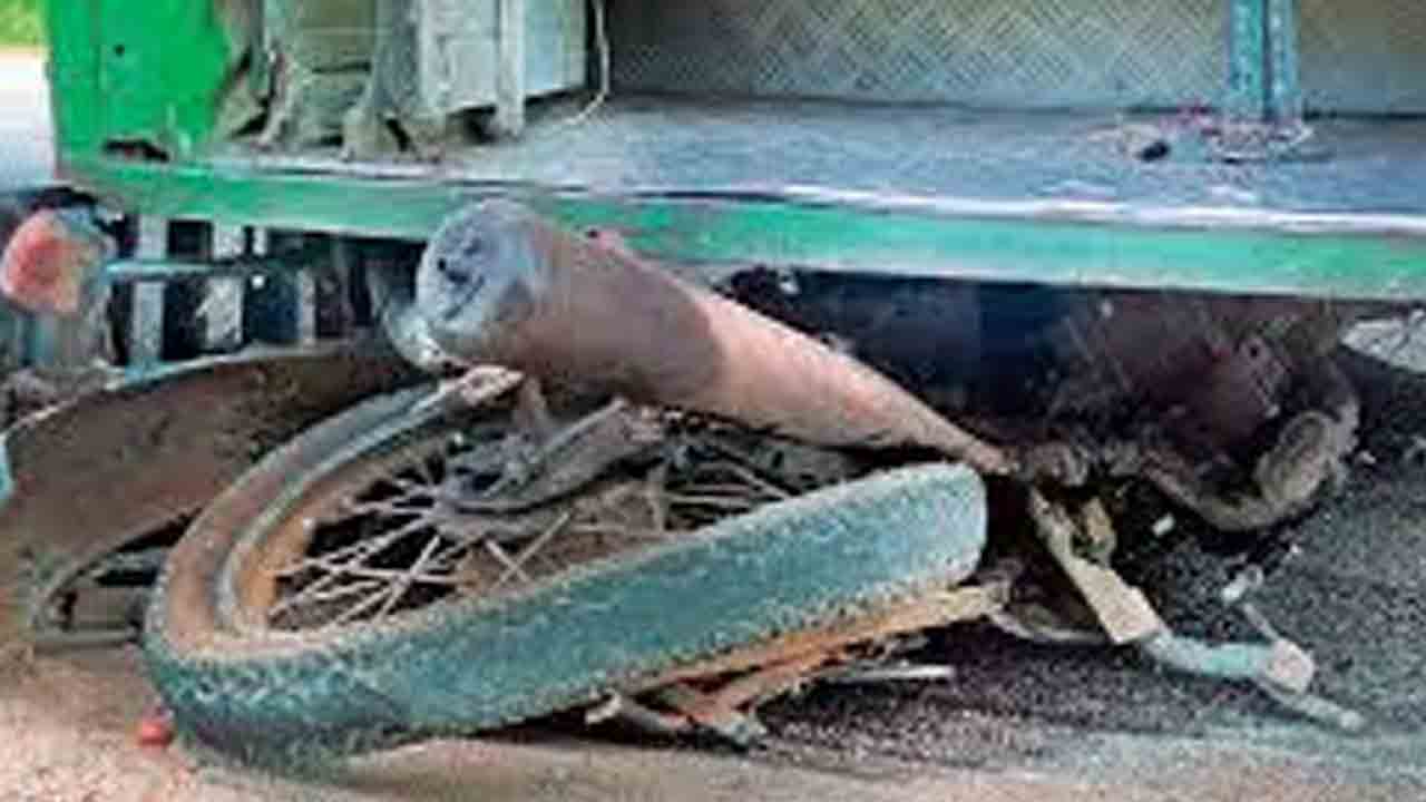 కానిస్టేబుల్‌ అత్యుత్సాహానికి బైకర్‌ బలి