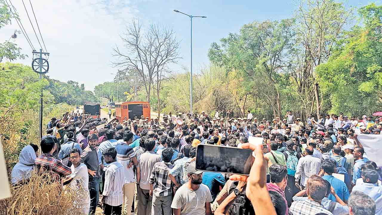 ఇంచు భూమి కూడా ఇచ్చే ప్రసక్తే లేదు