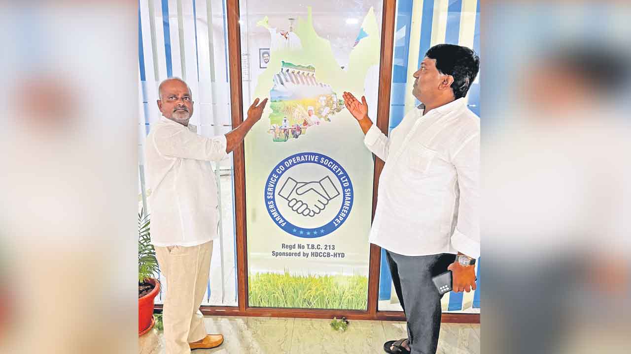 కాంగ్రెస్‌ నేతల దౌర్జన్యం