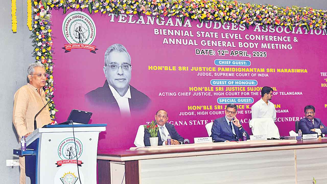 సమాజ హితమే జడ్జీల లక్ష్యం