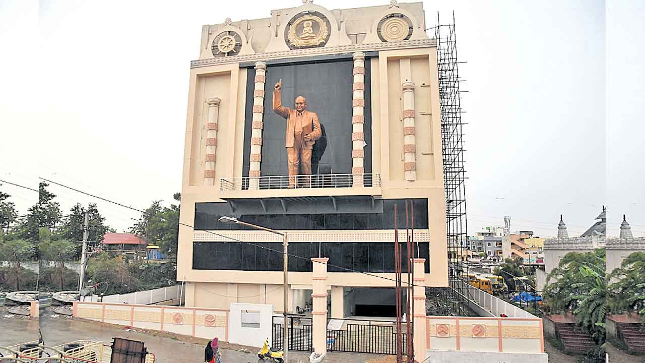 CDS | సెంటర్‌ ఫర్‌ దళిత్‌ స్టడీస్‌కు కాంగ్రెస్‌ తాళం!.. కేసీఆర్‌కు పేరొస్తుందనే కుట్ర