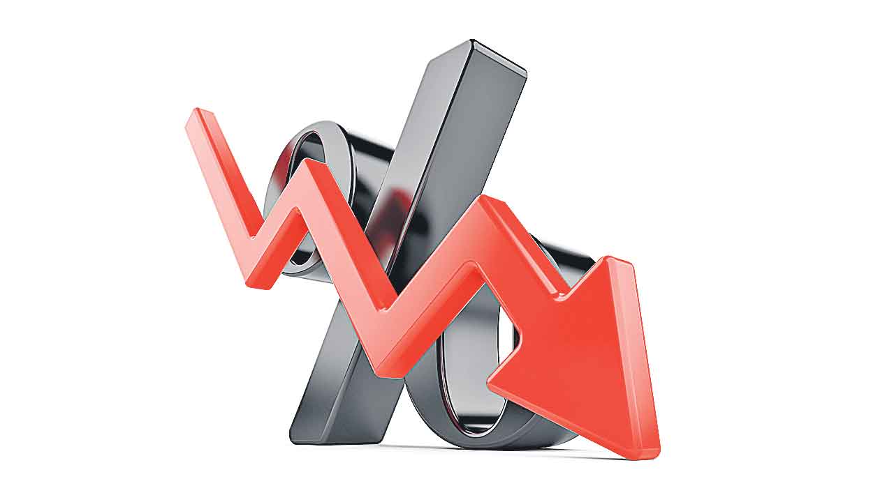 వడ్డీరేట్లను తగ్గించిన బ్యాంకులు