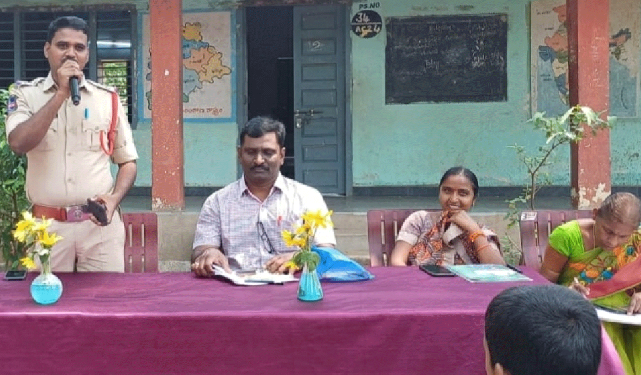 Ramagiri | విద్యార్థులు ఉన్నత్త లక్షాలను సాధించాలి.. ఎస్సై చంద్రకుమార్