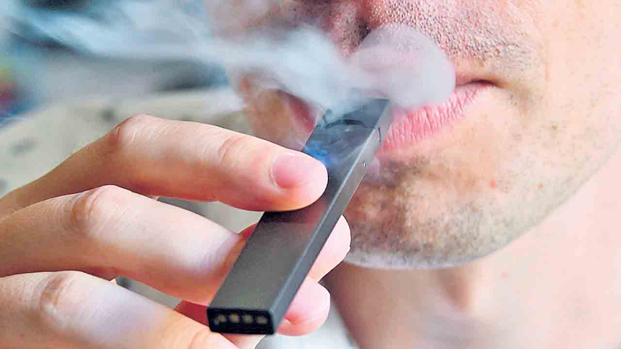 విద్యార్థులే టార్గెట్‌గా మత్తు దందా