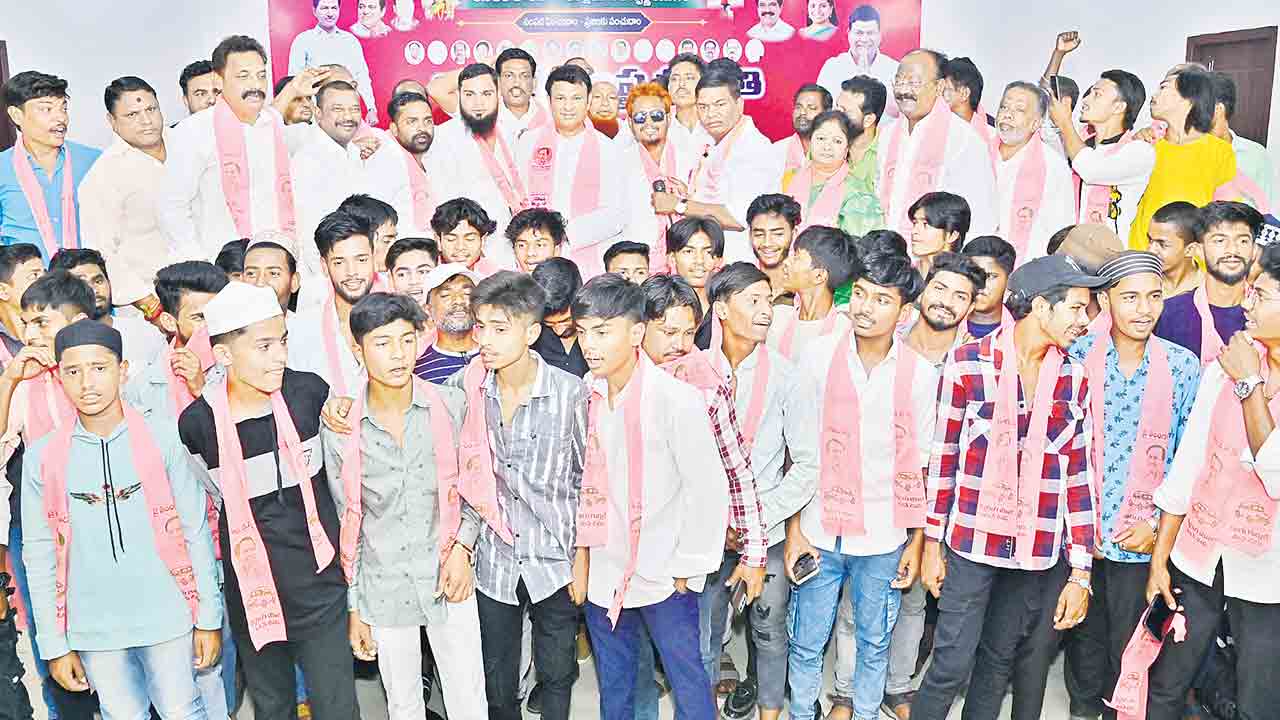 బీఆర్‌ఎస్‌లోకి భారీగా చేరికలు