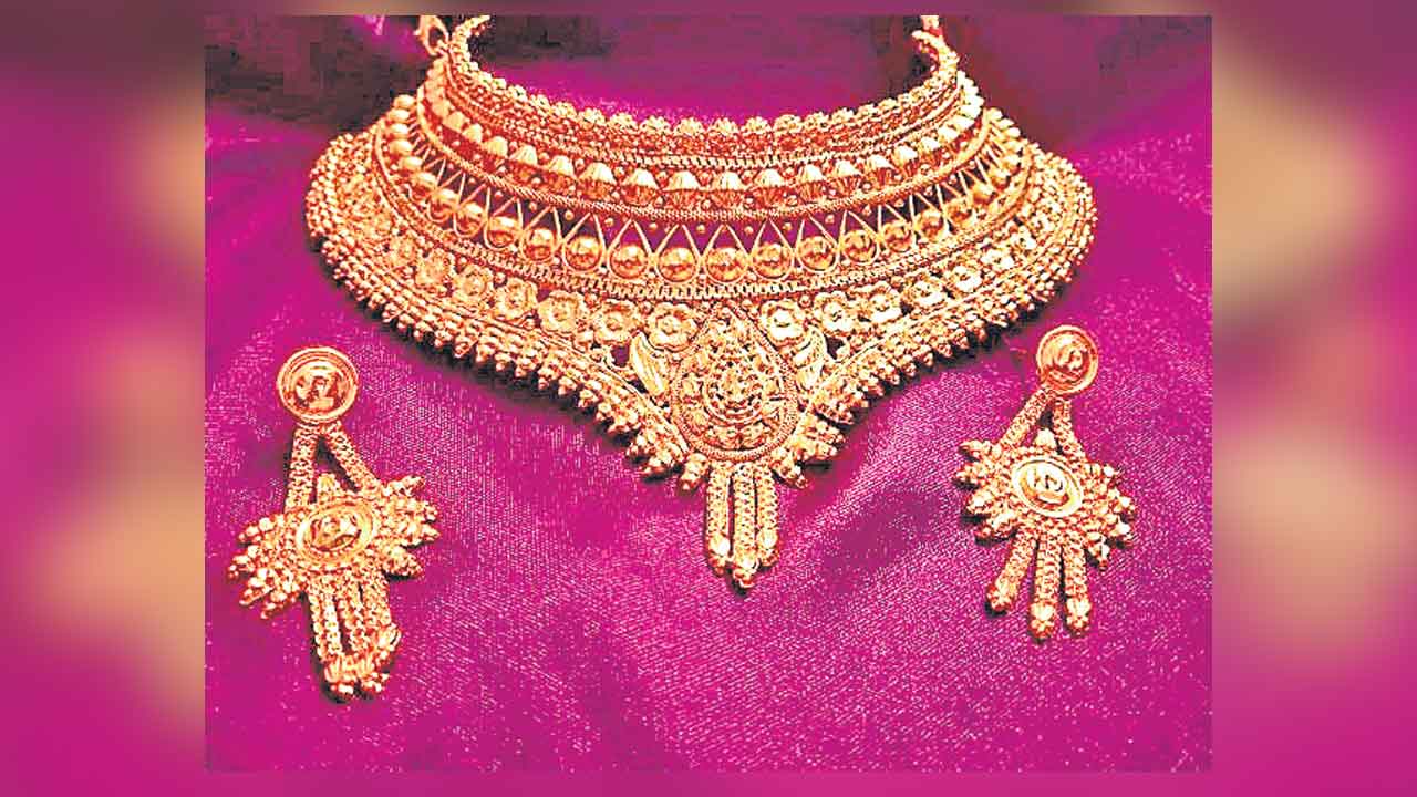 Gold Price | లక్షకు చేరువలో బంగారం.. ఒక్కరోజే 6,250 పెరిగిన తులం ధర