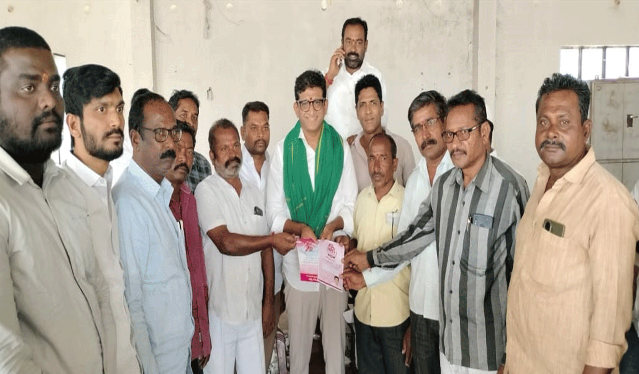 Mla Sanjay |రజతోత్సవ సభకు తరలిరావాలని కుల సంఘాల ప్రతినిధులకు ఆహ్వానం