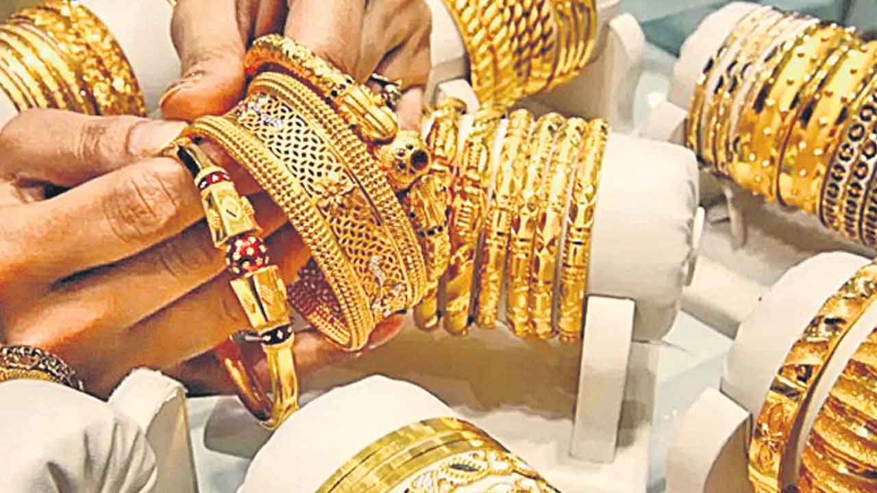 99 వేల దిగువకు పుత్తడి