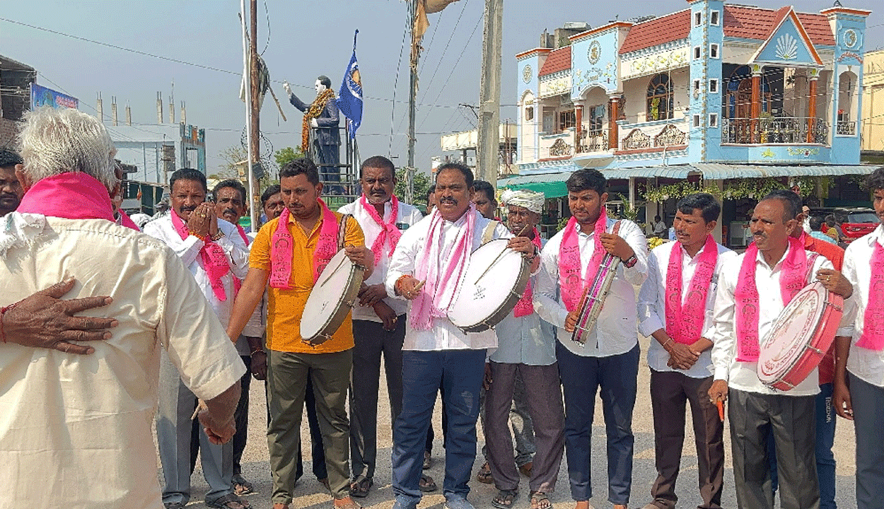 Former MLA Ravi Shankar |రజతోత్సవ సభకు అధిక సంఖ్యలో తరలిరావాలి.. చొప్పదండి మాజీ ఎమ్మెల్యే రవిశంకర్