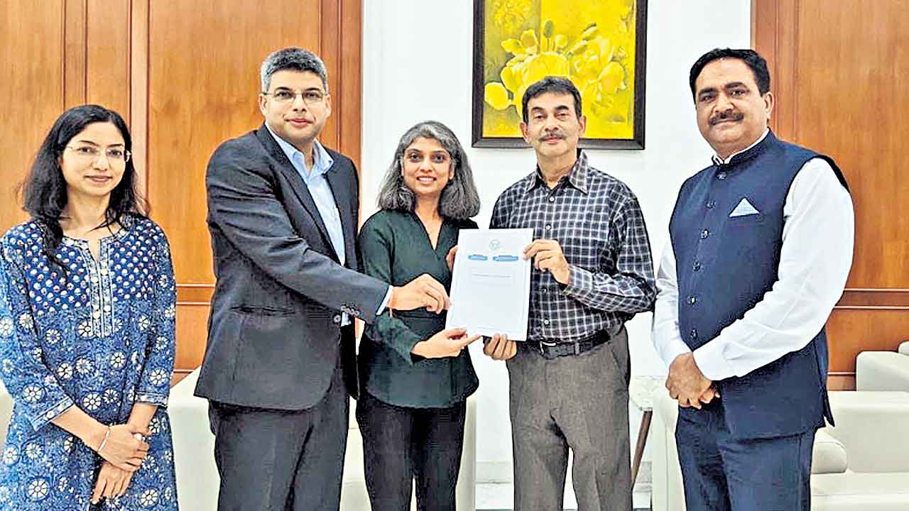 రాష్ట్ర ప్రభుత్వంతో గోద్రెజ్‌ క్యాపిటల్‌ జట్టు