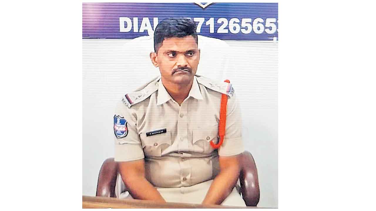 ఏసీబీకి చిక్కిన ఎస్‌ఐ 