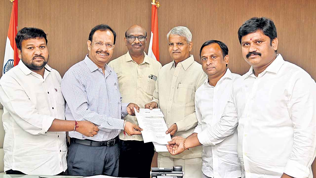 బీఆర్‌ఎస్‌ సభకు బస్సులు ఏర్పాటుచేయండి