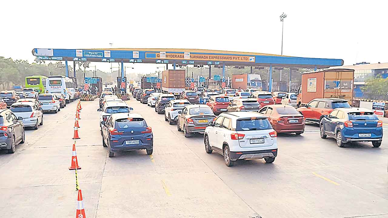 Toll Charges | ఔటర్‌పై టోల్‌ చార్జీలు పెంపు.. నేటి నుంచి అమలులోకి..!