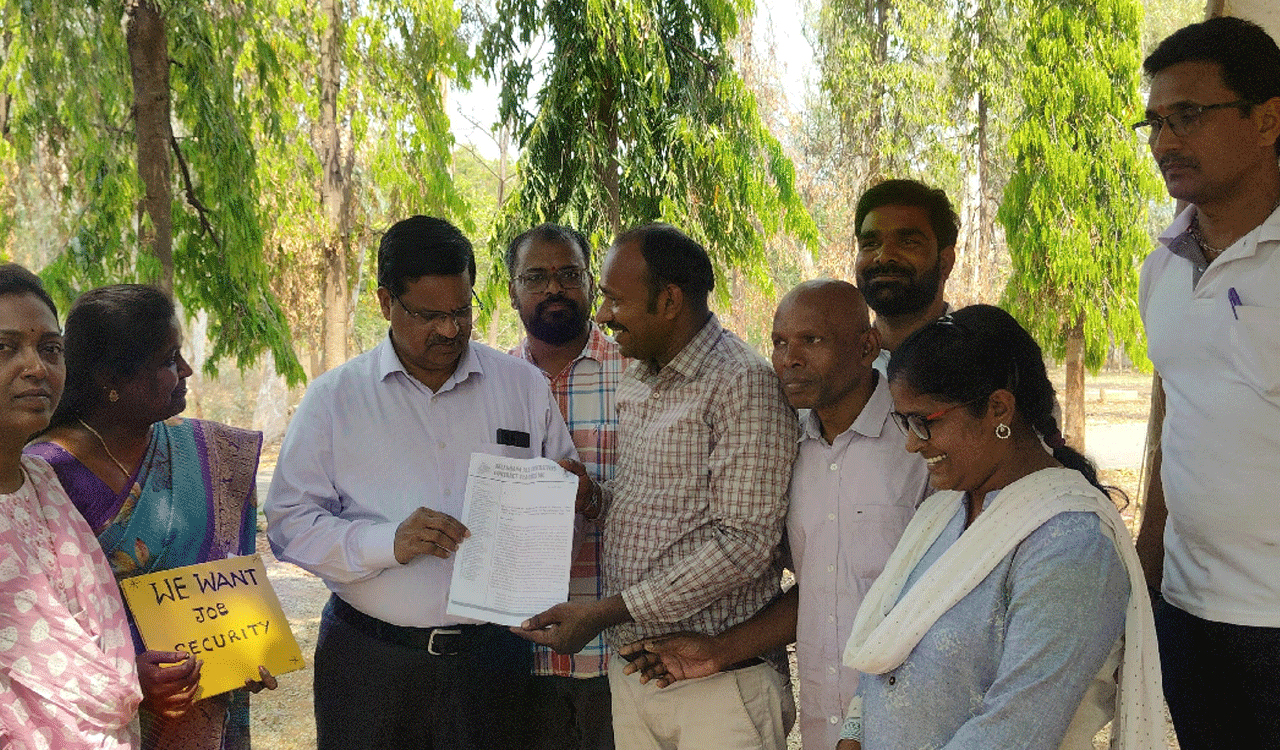 Nizamabad | ఉద్యోగ భద్రత కల్పించిన తర్వాతే నూతన నియమకాలు చేపట్టాలి