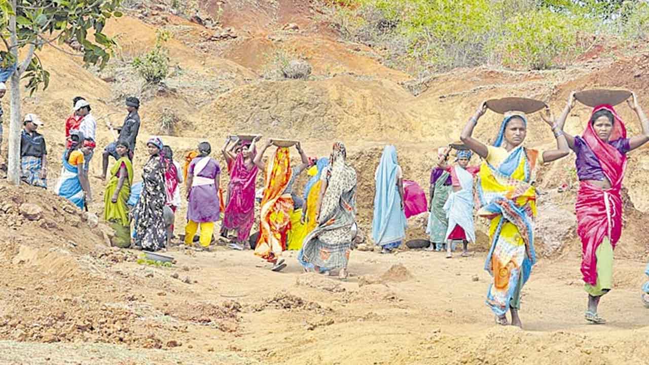 100 రోజుల ‘ఉపాధి’ ఉత్తముచ్చటే