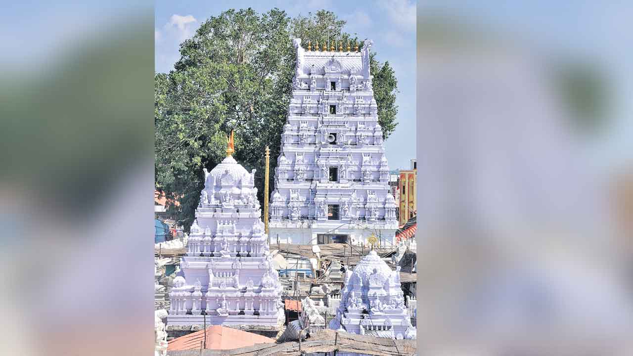 Vemulawada | ఎములాడ రాజన్నా 13.5 కోట్లు కట్టు.. ఆస్తిపన్ను చెల్లించాలంటూ బల్దియా నోటీసులు