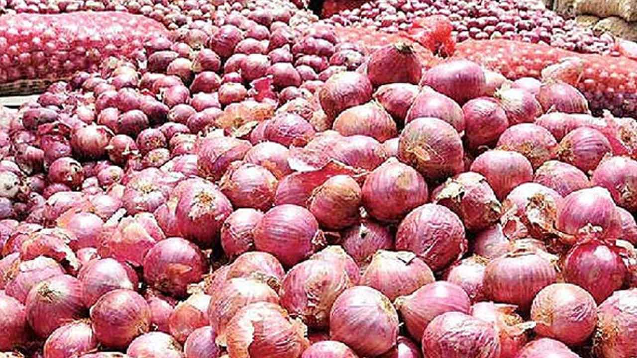 దిగొచ్చిన ఉల్లి ధరలు