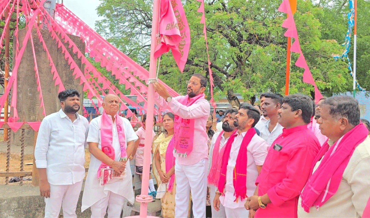 KORUKANTI CHANDAR | తెలంగాణ బిడ్డలను కడుపులో పెట్టుకుని కాపాడింది తొలి సీఎం కేసీఆరే..!