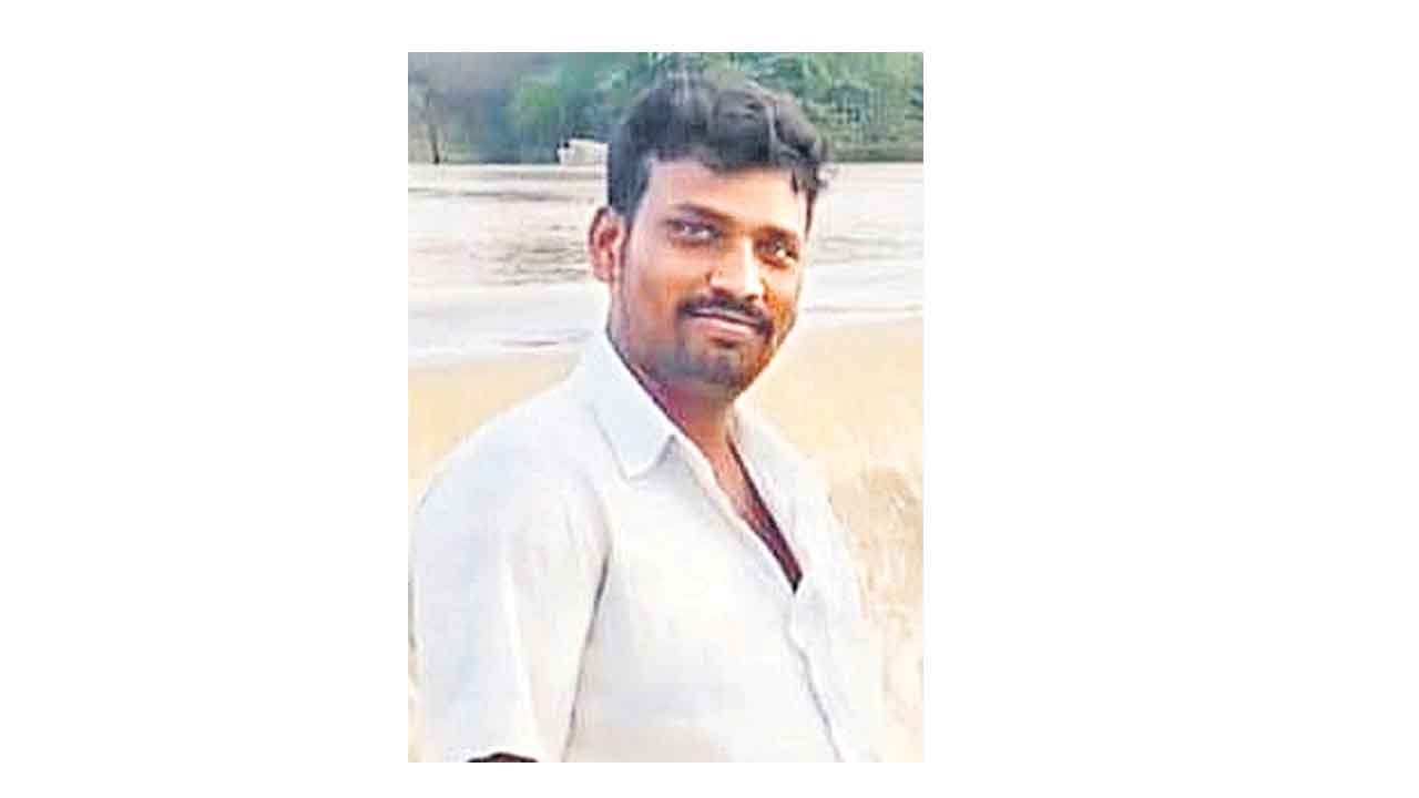 ఆటోడ్రైవర్‌ ఆత్మహత్యాయత్నం