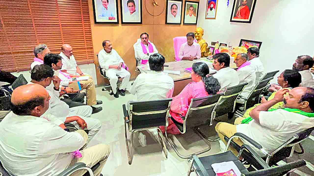 జన సమీకరణపై కేటీఆర్‌ సమీక్ష