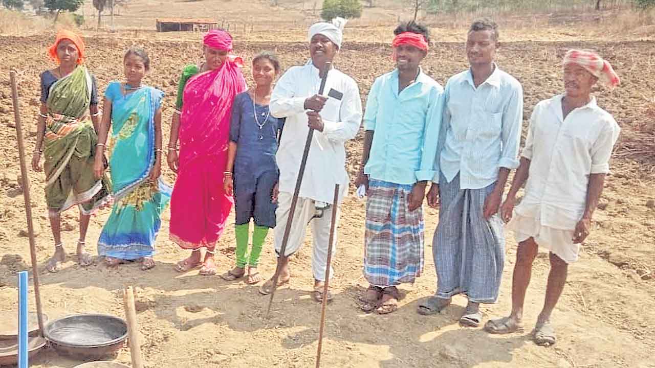 ఉపాధి పనుల్లో కుమ్రంభీం మనుమడు