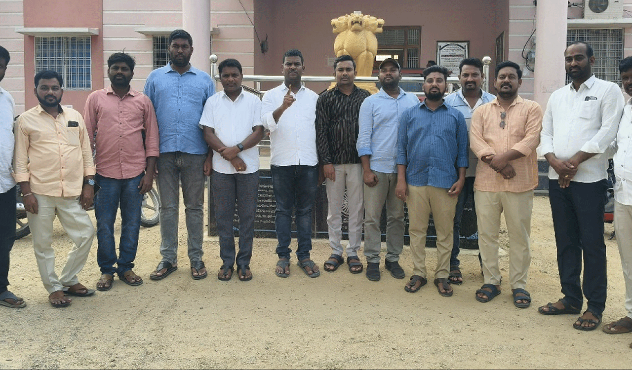 siricilla | గ్రామ పంచాయతీ సెక్రటరీలపైనా.. కాంగ్రెస్‌ నాయకుల ప్రతాపమా..?