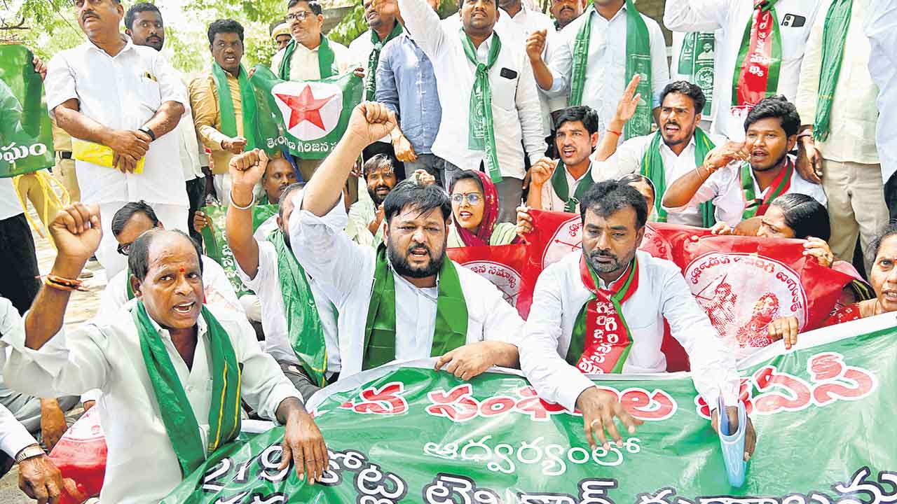 రుణాలను వెంటనే విడుదల చేయాలి