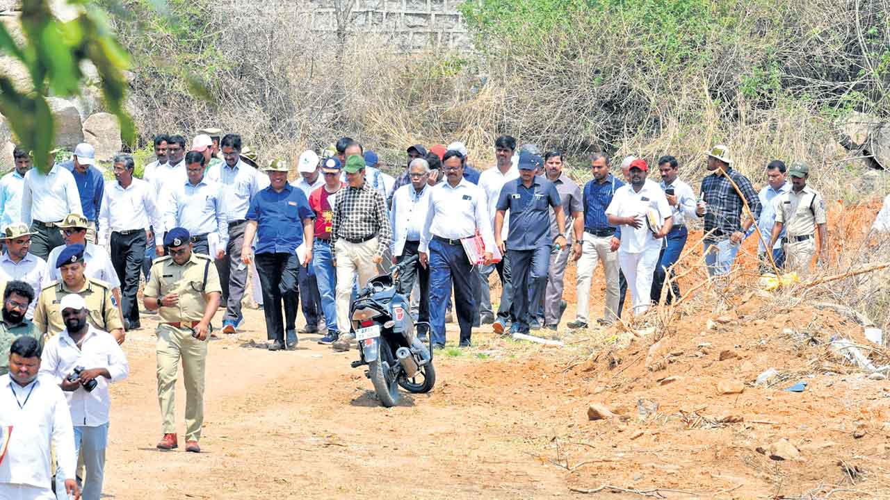 HCU Lands | అక్కడ ఆర్థిక దోపిడీ!.. కంచ గచ్చిబౌలి భూములపై కేంద్ర సాధికార కమిటీ నివేదిక!